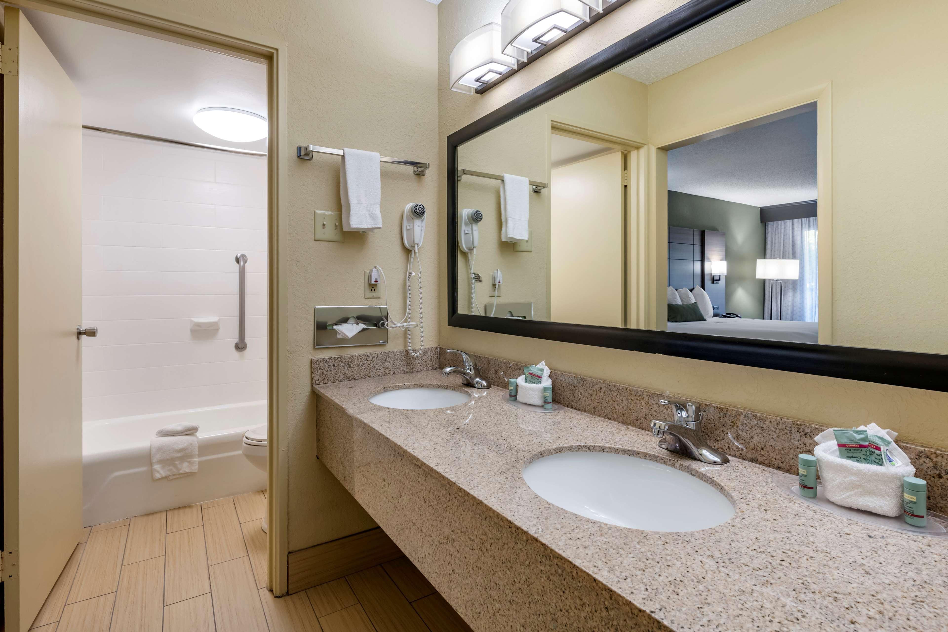 Western Downtown 3*